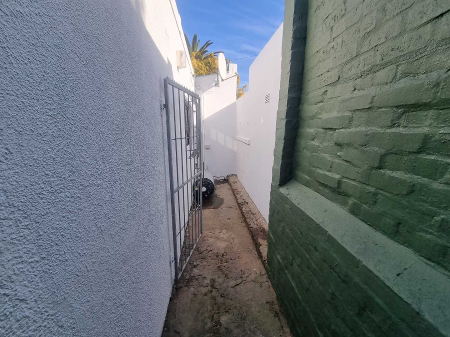 To Let 0 Bedroom Property for Rent in Sea Point Western Cape